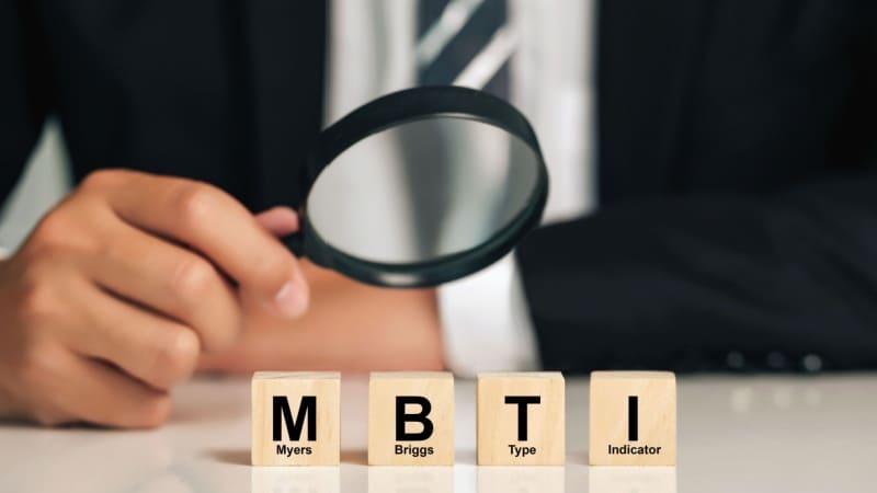 MBTIタイプ別に見る！あなたに向いている職業とは？